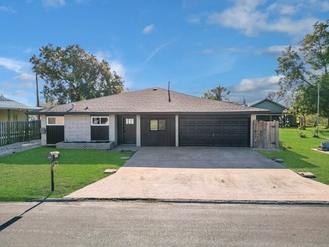 Photo - 7918 Bayside Dr