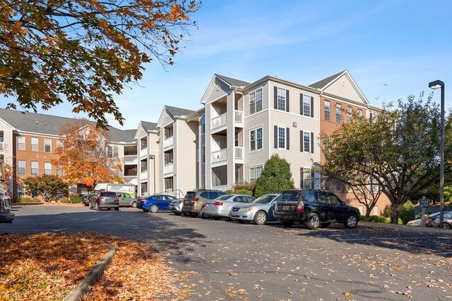 Building Photo - 270 Riverbend Dr