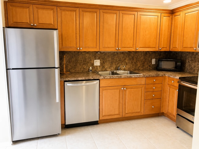 Photo - 3345 Meridian Way N