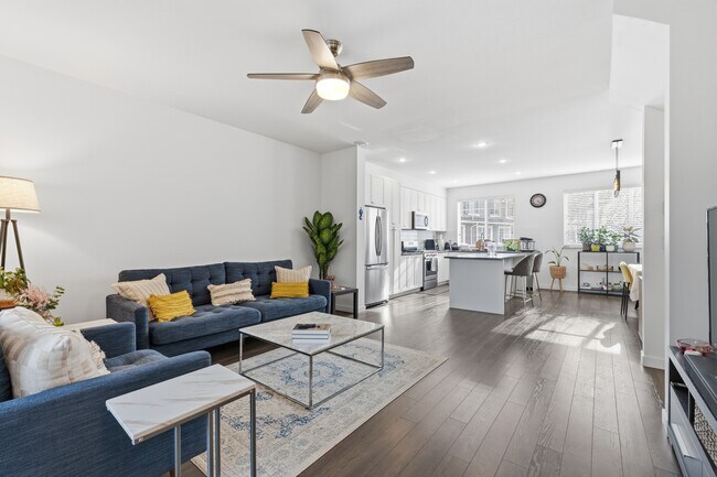 Photo - 16337-16337 15 Ave