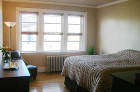123 Winthrop Rd