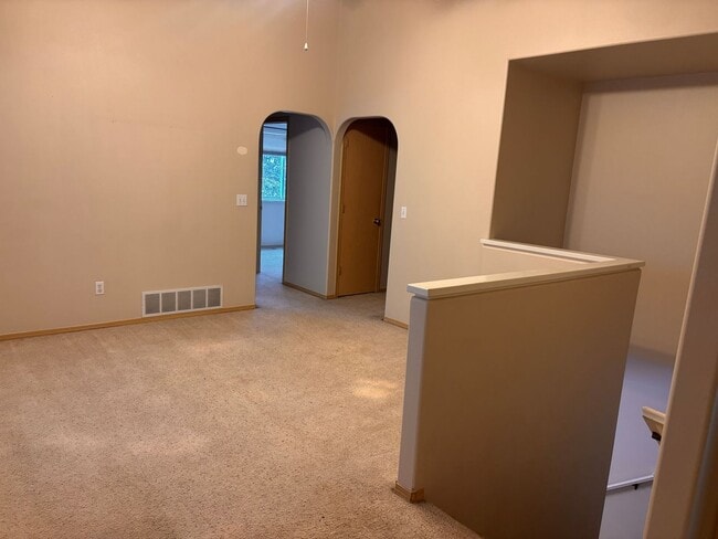 Photo - Beautiful and spacious East Anchorage home