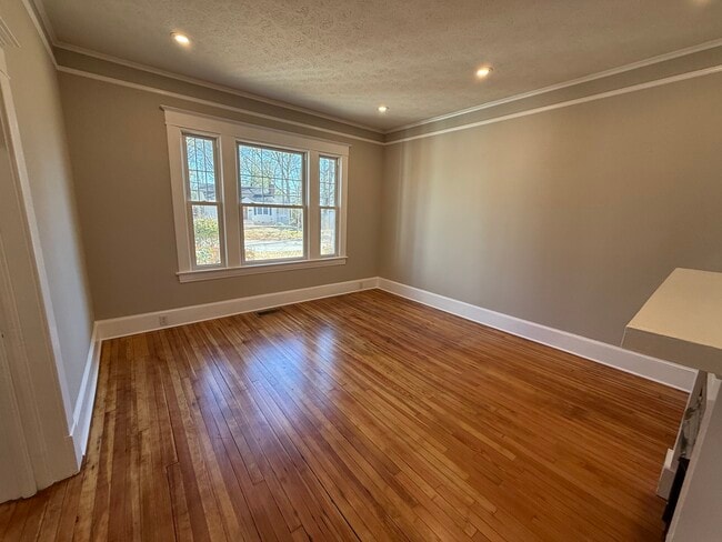 Photo - 1930 S Lumpkin St