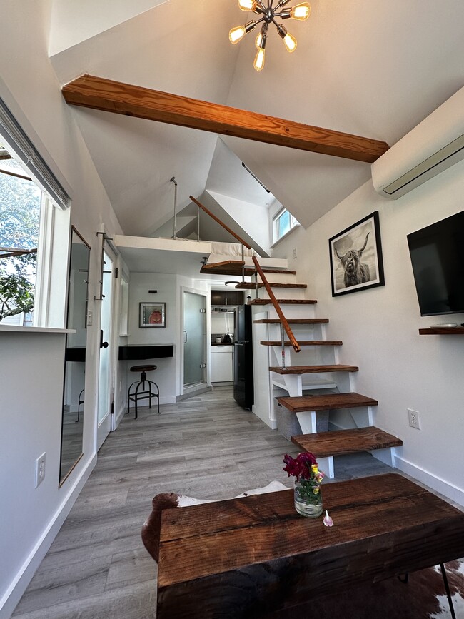 Photo - 977 McFarlane Ave Unit A