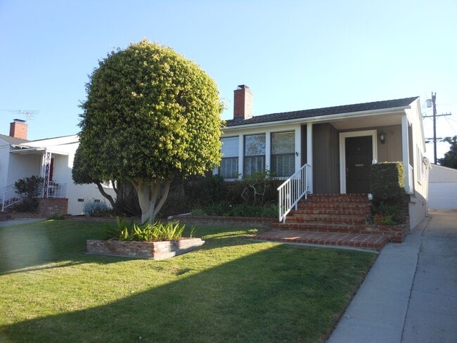 Building Photo - Charming Home near LMU