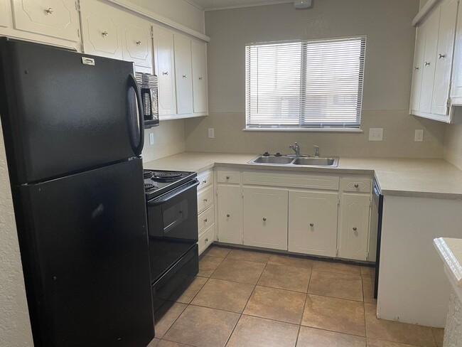 Photo - 6917fre Unit B