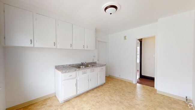 Building Photo - 12900 Hoy Ave Unit Up Rental