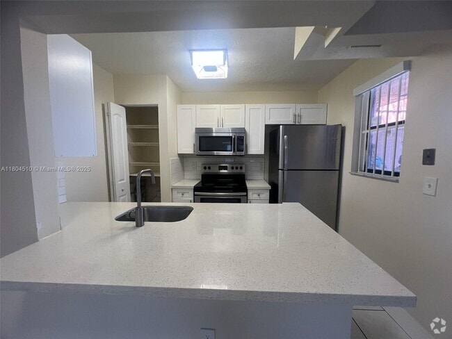 Building Photo - 6560 W 27th Ct Unit 2157 Rental