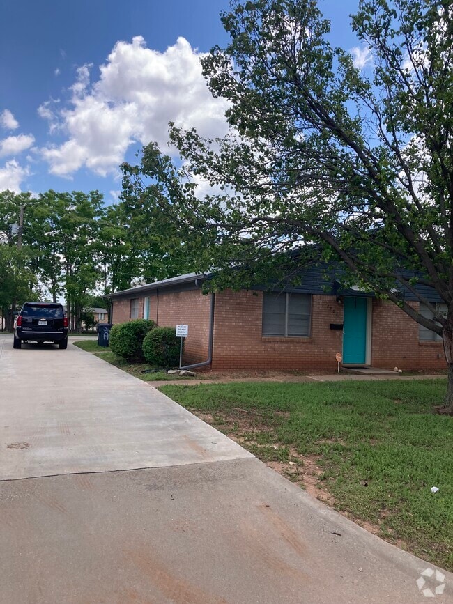 Building Photo - 4207 Idlewood Dr Rental