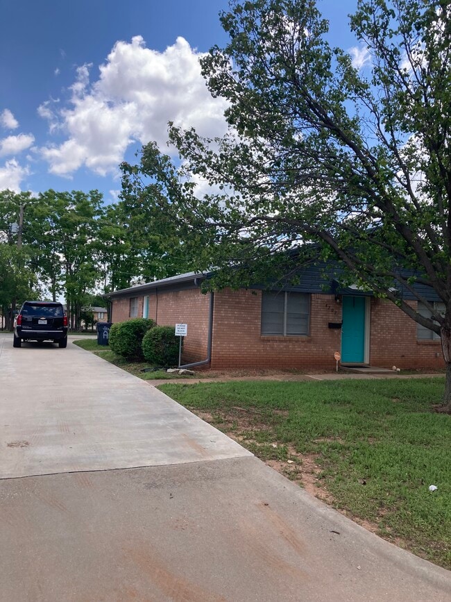 Photo - 4207 Idlewood Dr House