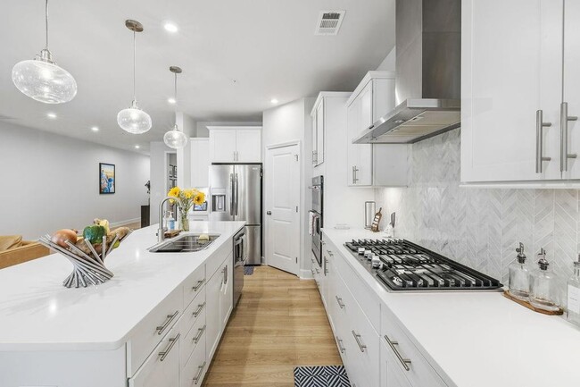 Photo - 440 Millsap Wy