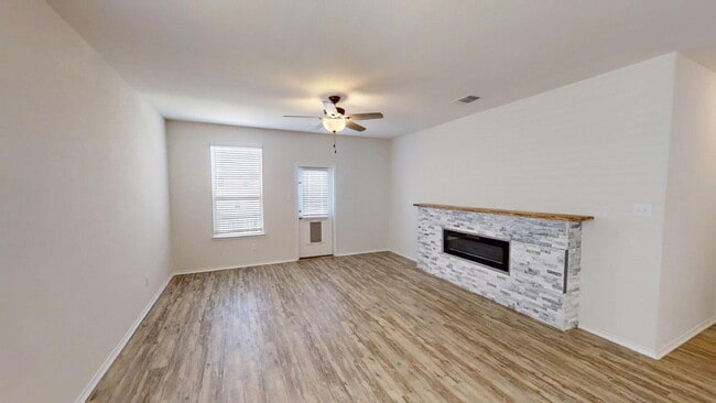 "Flexible Living and Modern Style in Growing Jarrell, TX!"