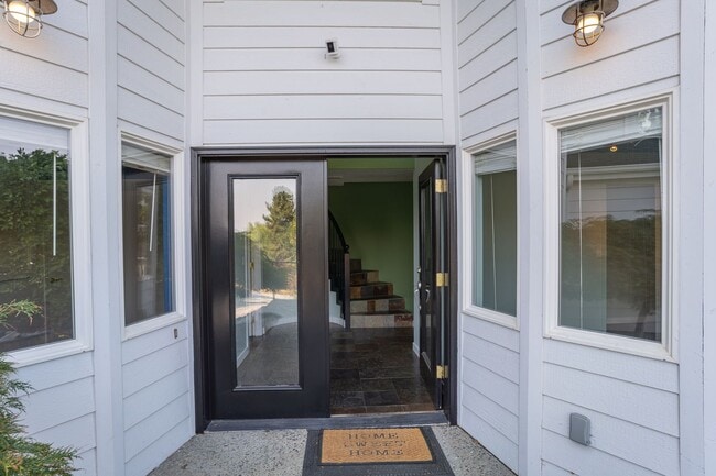 Photo - Beautiful 3 Bedroom 3 Bathroom Home With Stunning Views