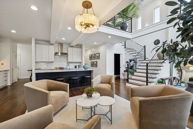 Photo - 914C Acklen Ave