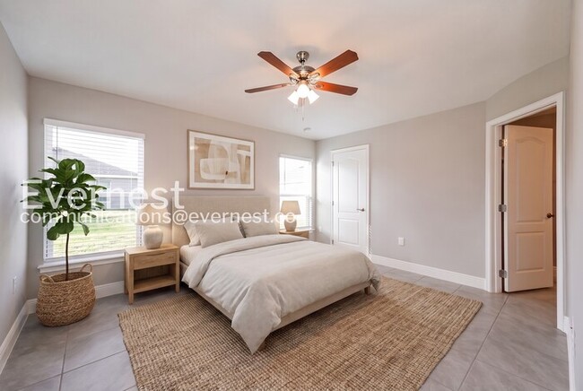 528 Bristol Cir