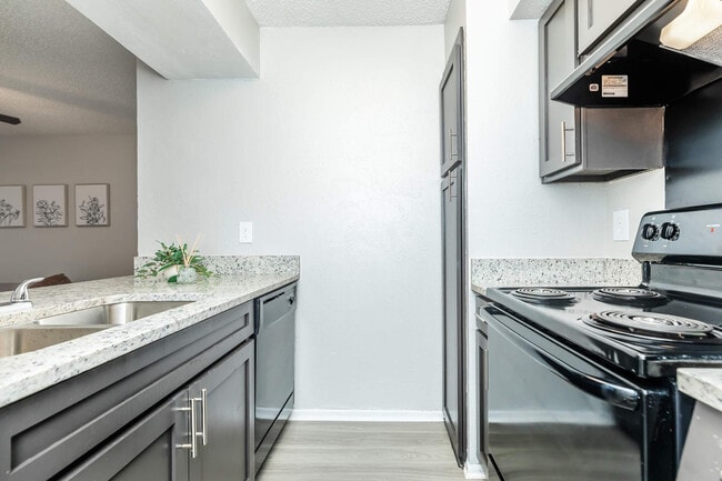 Photo - The Waverly Apartments