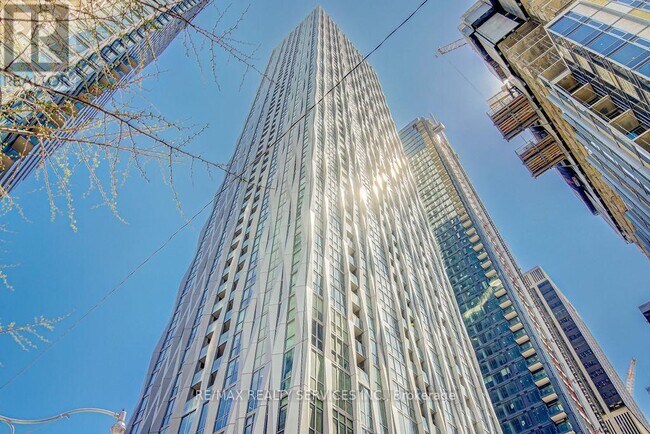 Photo - 1 Yorkville Ave Unit 2611