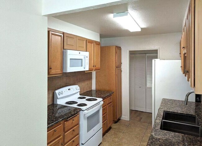 Photo - 5412 Lindley Ave Unidad 103 Rental