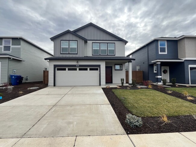 Building Photo - Brand New Construction Across from Park