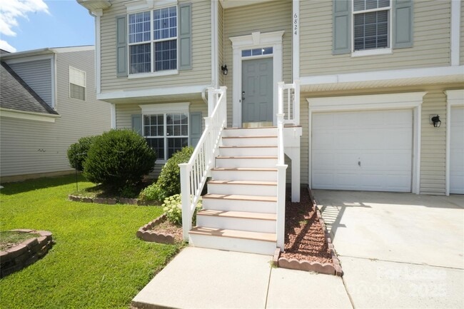 Photo - 6824 Southbrook Dr