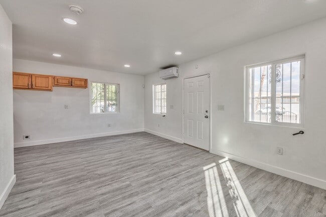 Photo - 339 N 10th St Unit 1