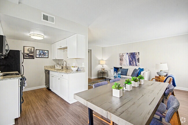 Berkley 1BR, 1BA - 643SF - Dining Room