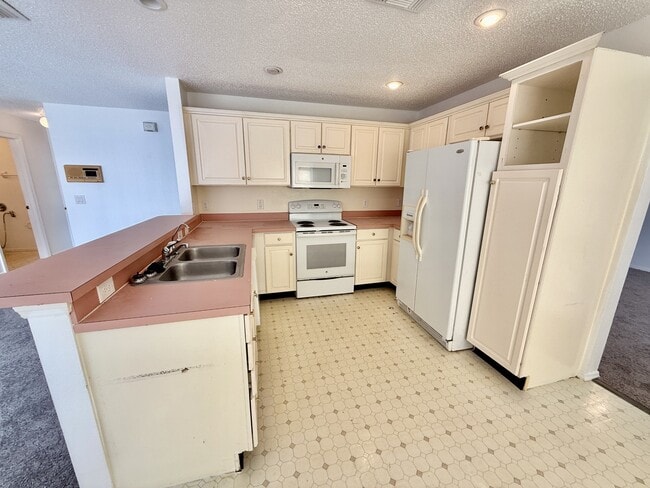 Photo - 3237 Fairfield Dr