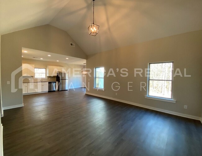 308 Lakewood Ln