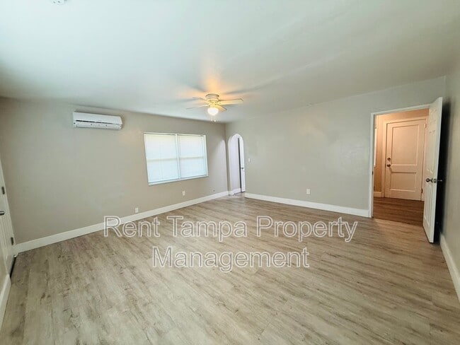 Photo - 637-637 17th Ave S