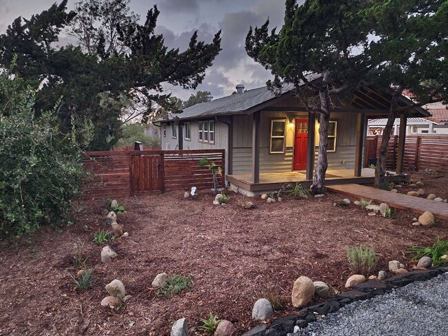 Photo - Cozy Craftsman style home!