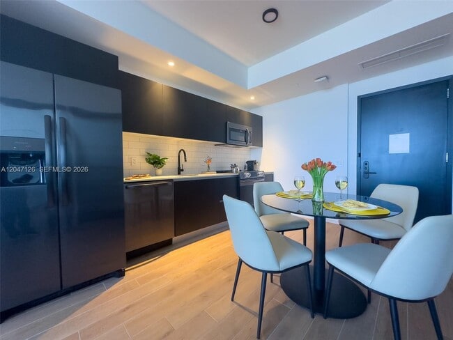 Photo - 398 NE 5th St Unidad 4210