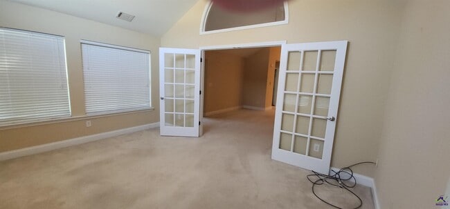 Photo - 402 Nandina Ct
