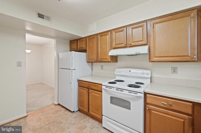 Photo - 8836 Tanglewood Ct Apartment Unit 94