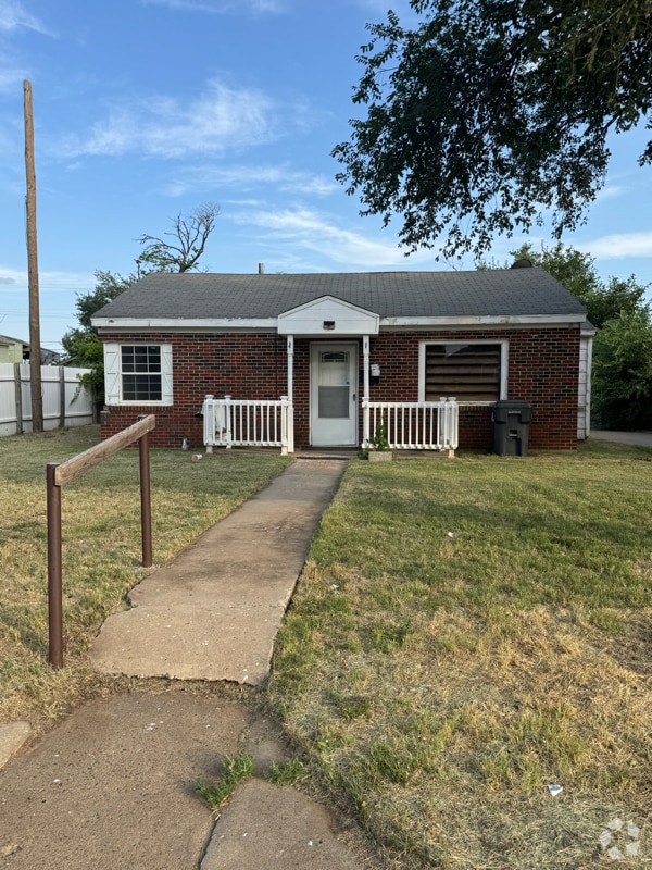 Building Photo - 4613 SW 16th Ave Rental