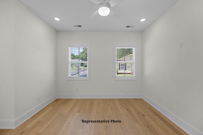 Photo - 396 N Liberty St