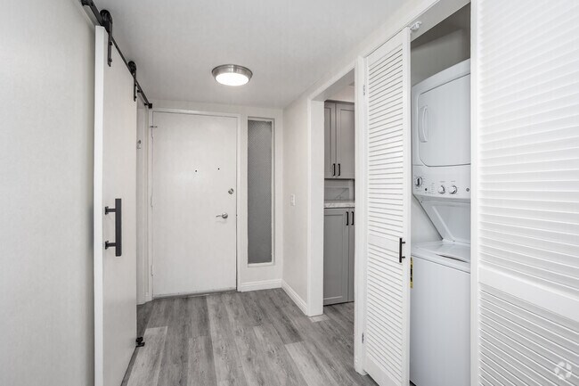 2BR, 2BA - 1,411SF - Laundry
