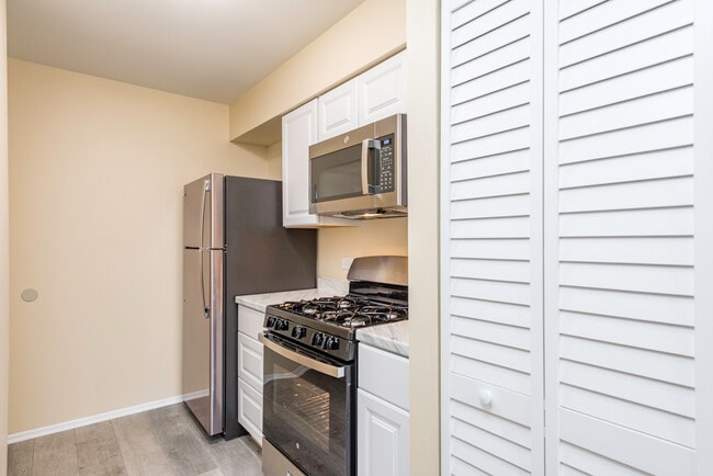 Photo - 2634 Woodview Ct