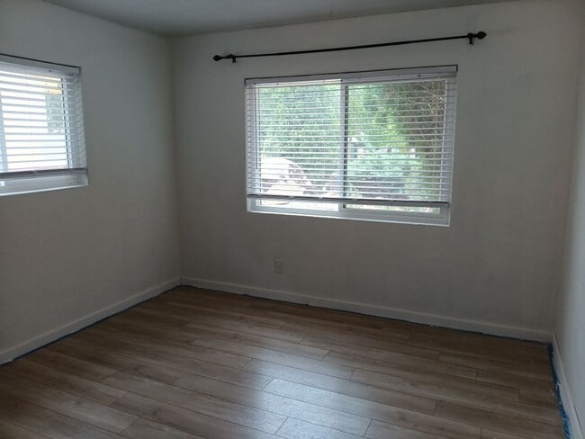 Photo - 3 Bedroom, 1.5 Bathroom Home! Schedule a Showing!