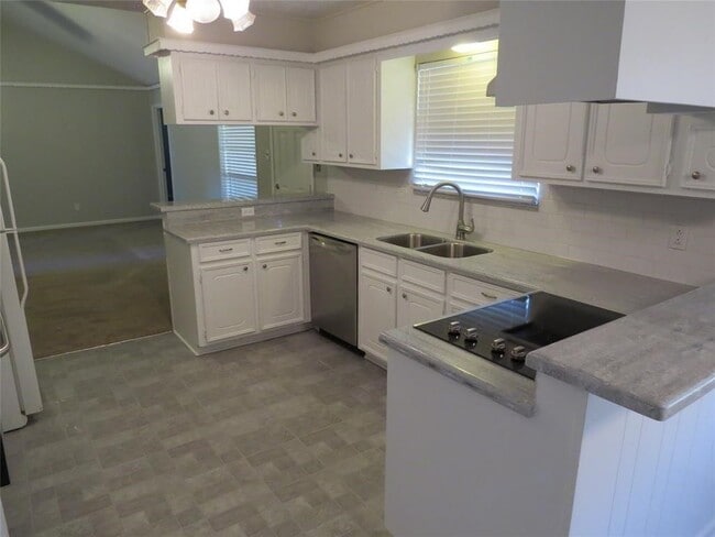 Photo - 2706 Lufkin Ln