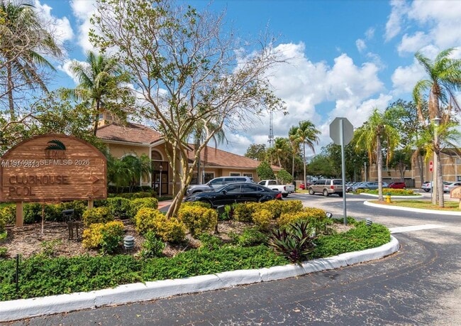 Photo - 251 Palm Cir W Unit 302