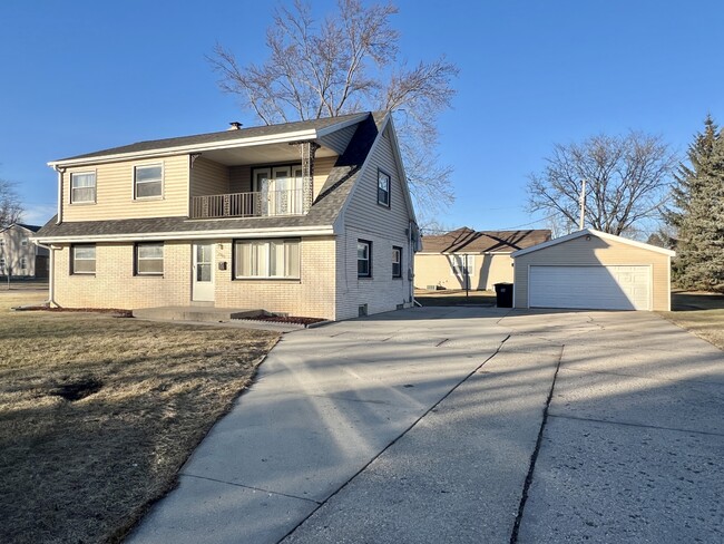 Photo - 2301 Cheshire Ln Townhome