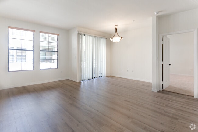 2BR,2BA-Living Room - The Metro Art Toluca Lake Luxury Living