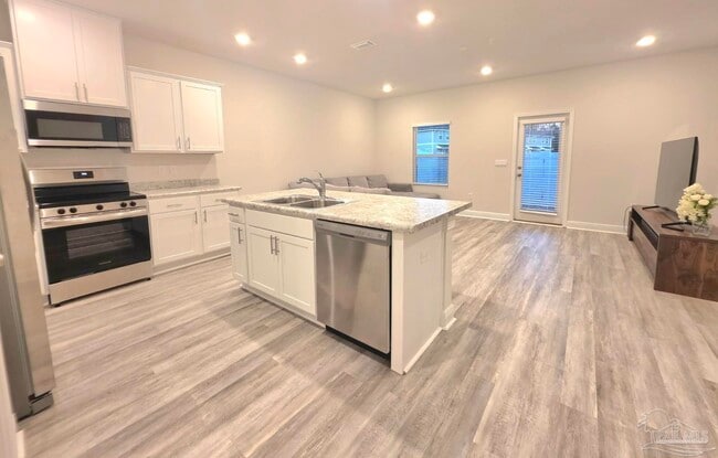 Photo - 710 Giese Ln