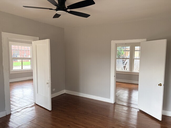 Photo - 2206 Avenue E