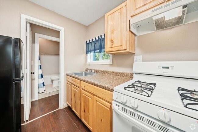 Building Photo - 1 Bedroom 1 Bath duplex in Roseville! Rental