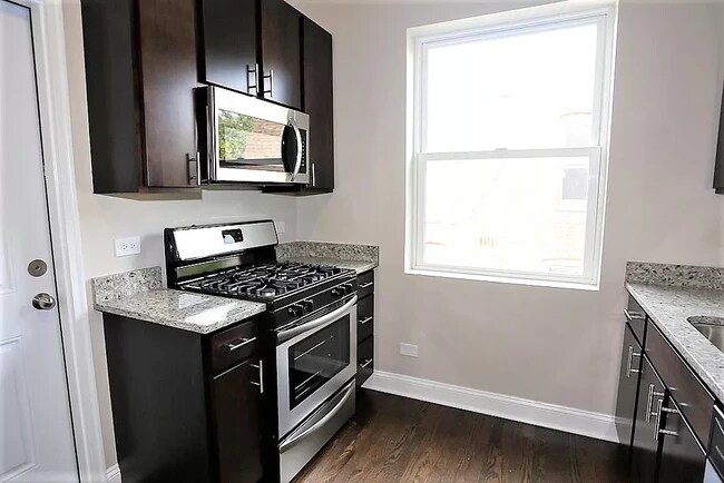 Photo - 1437 W Carmen Ave Unit 1F