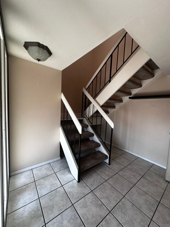 Photo - Beautiful 3 bed, 2 bath Townhome close to USD and Mission Valley!