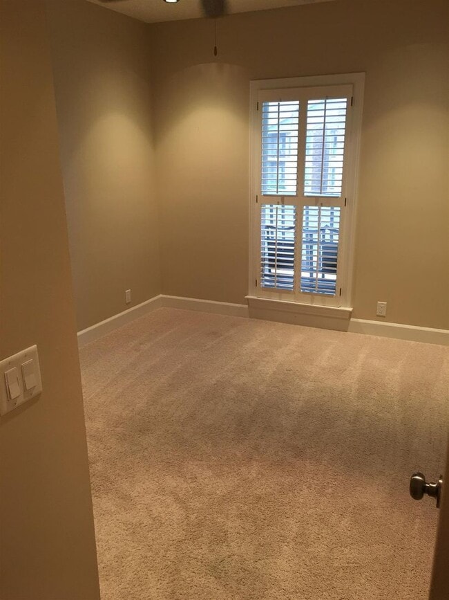 Photo - Awesome 2BE/2BA condo located in the heart...