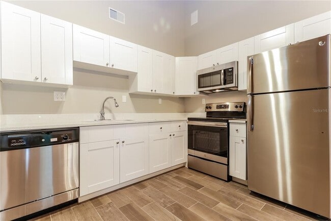 Photo - 2760 Hillsdale Ave Casa