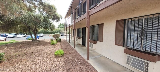 Photo - 4955 Jeffreys St Unidad 703